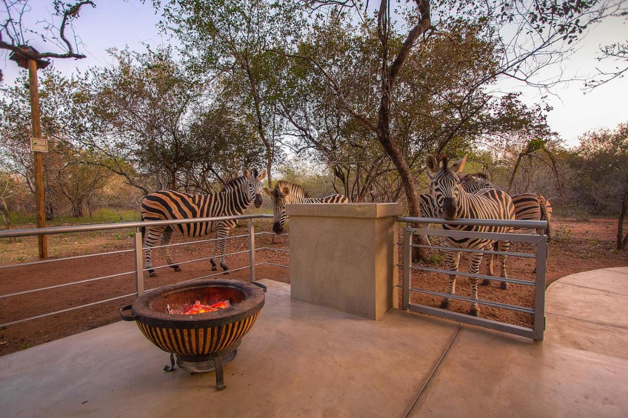 Kruger'S Keep - Luxury Couples Haven Villa Marloth Park Bagian luar foto
